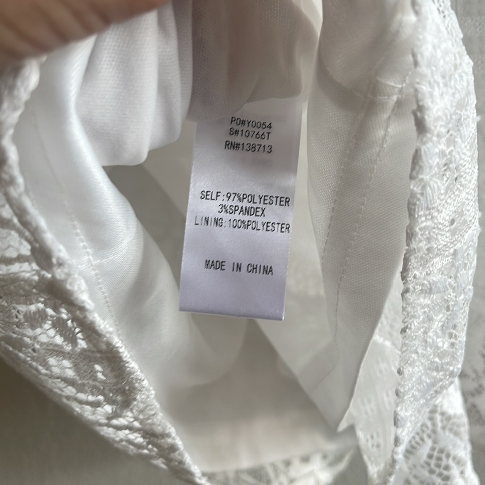 Doe & Rae Elegant White Sleeveless Top - Picture 5 of 6